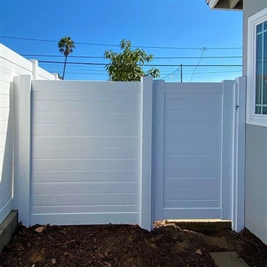 Hvit vinyl Privacy Gate